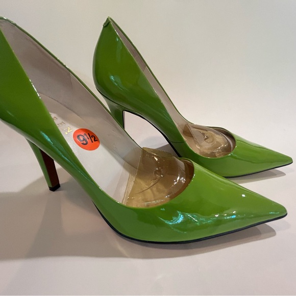 Vintage Ralph Lauren Pumps. NEW never worn. In my personal closet since 80s - Picture 7 of 11